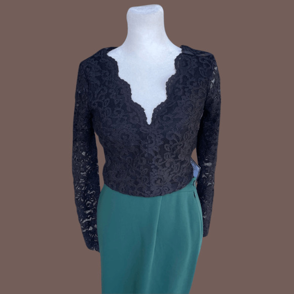 City Studio Tops - City Studio Lace Top | Black Scalloped V-Neck | Size 3 | Vintage